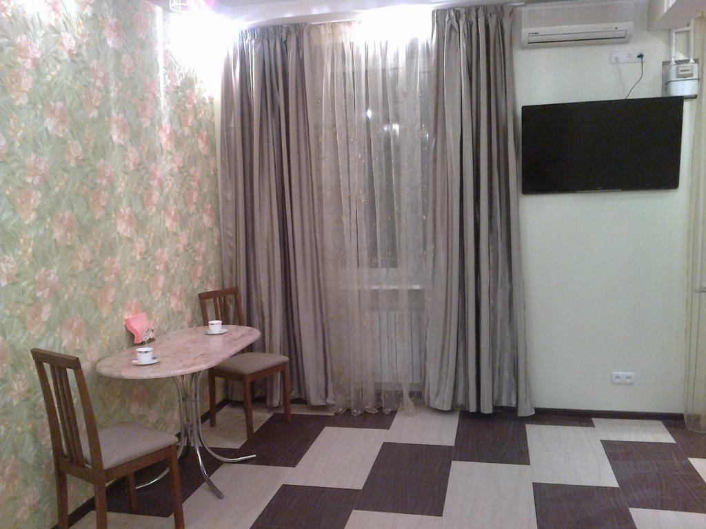 Apartment At Komsomolska 52А Dnipro Esterno foto
